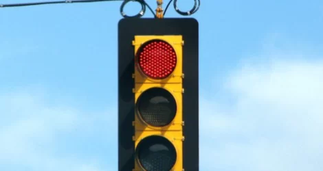 PSA: Green Means Go, Yellow Means Slow, and Red Still Means Stop