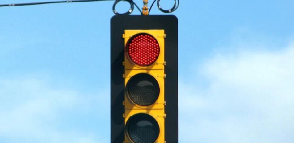 PSA: Green Means Go, Yellow Means Slow, and Red Still Means Stop